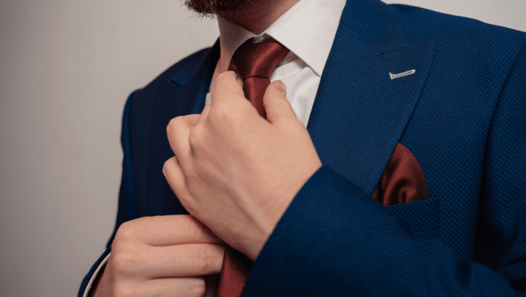 colour of tie